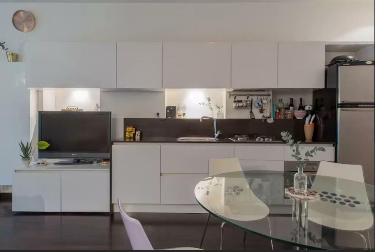 Lovely Apartment In The Heart Of Milano Exteriör bild